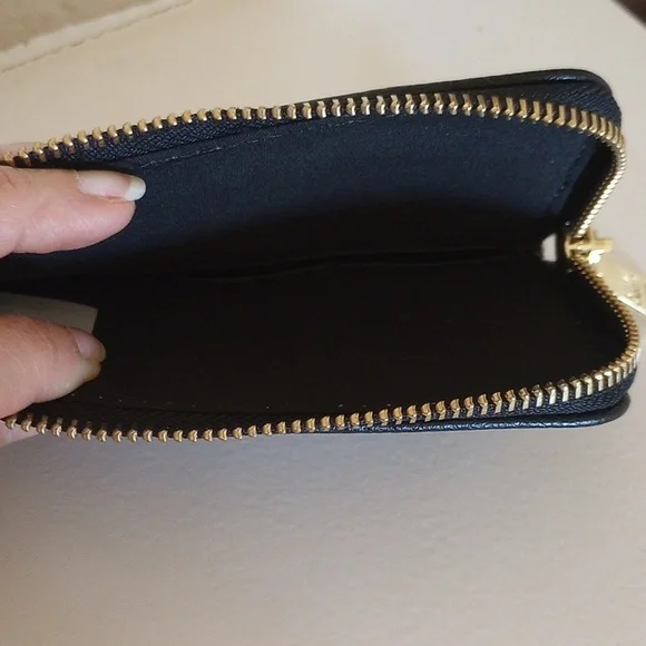 Steve Madden Black Card Wallet - Picture 3 of 5